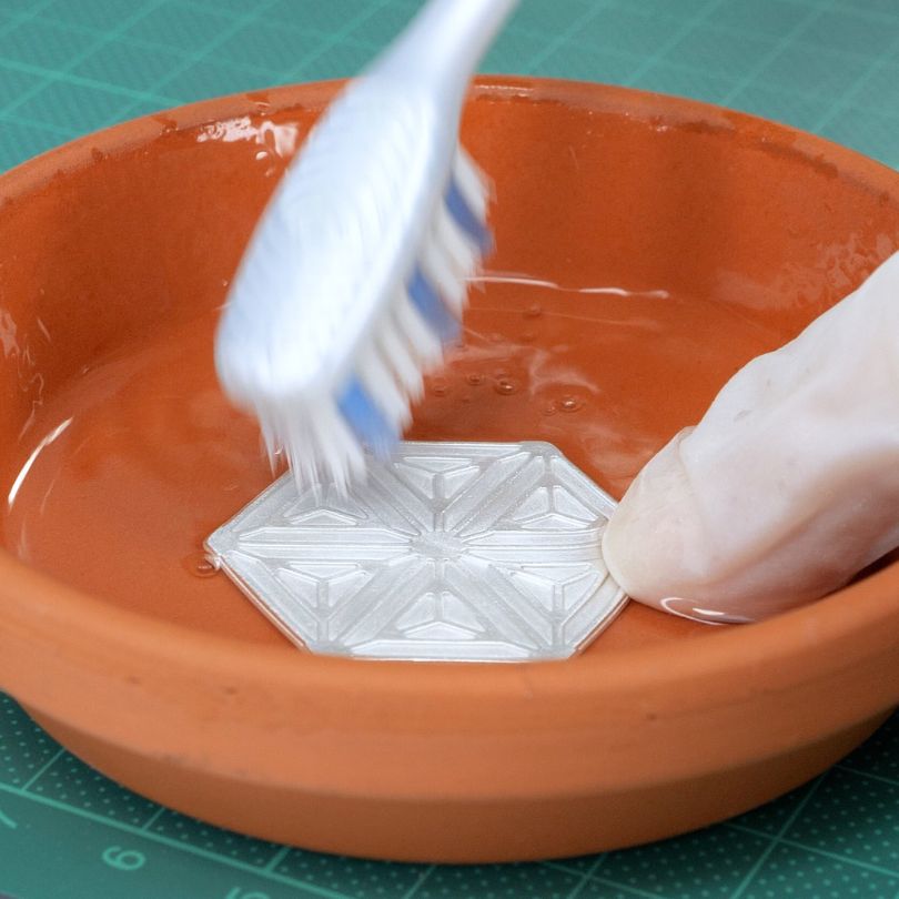 Schmuckstück entfetten